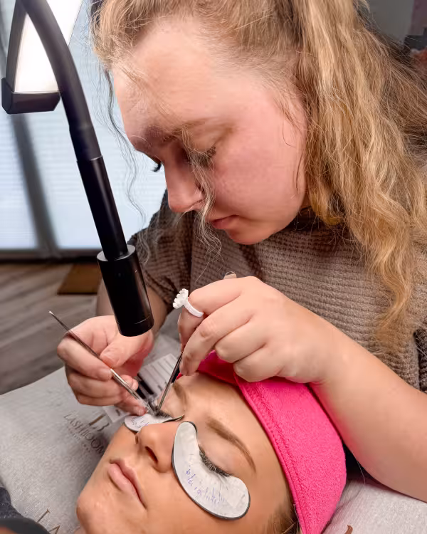 Jedes Wimpernset entsteht mit viel Geduld und Liebe zum Detail. ✨

Mir ist wichtig, dass jede Kundin Wimpe...