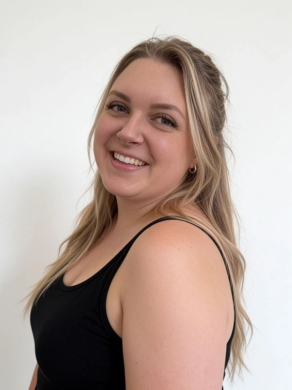 Jennifer Bernards, Gründerin von Jennique Beauty und Lashstylistin in Hürtgenwald.